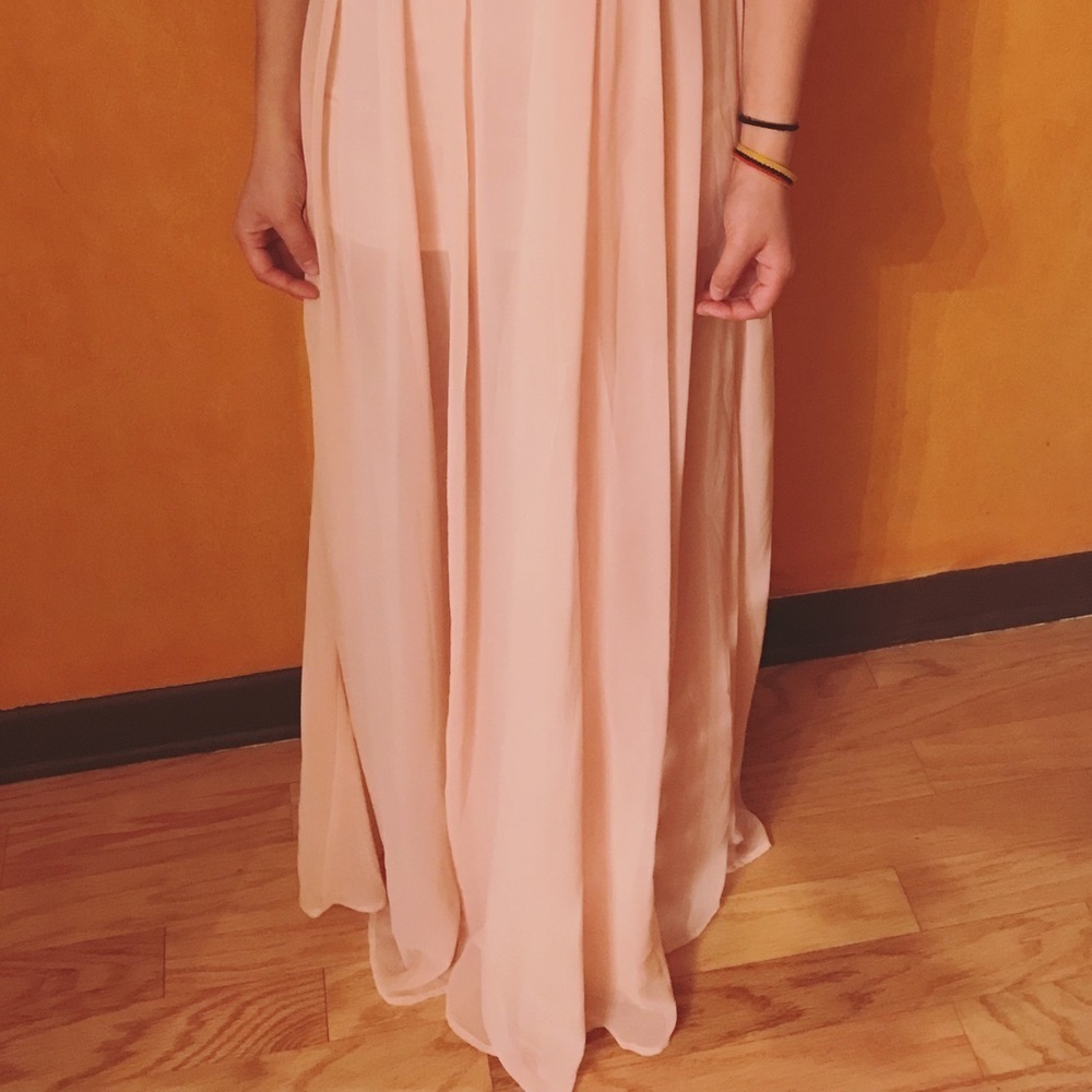 Blush Gown - Picture 2 of 7